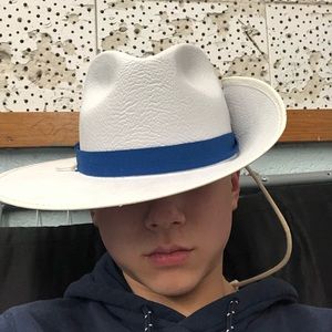 Meet your Posher, Guillermo